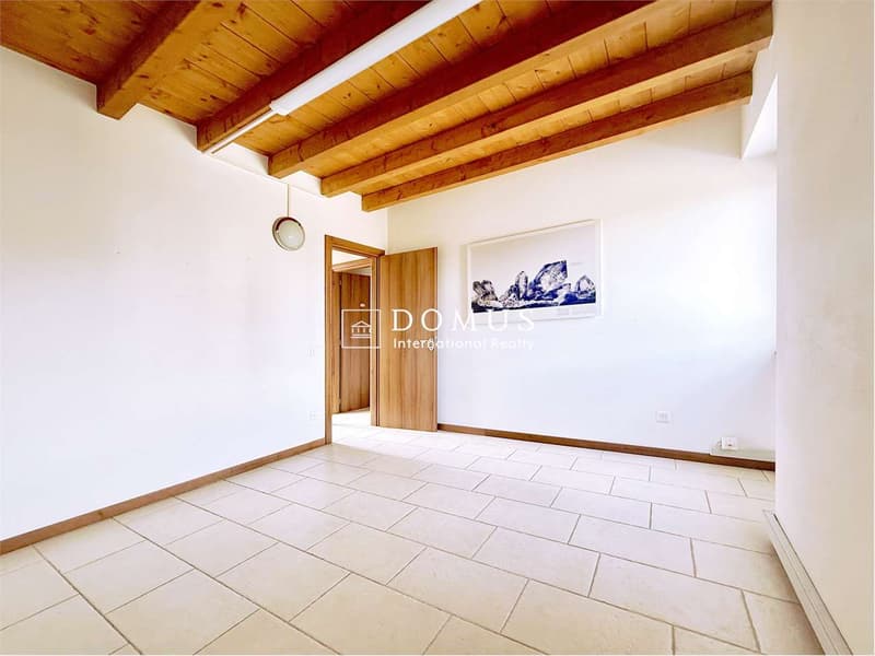 Appartement imposant également à usage de bureau (6)