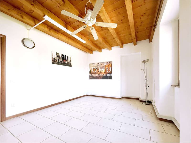 Appartement imposant également à usage de bureau (4)