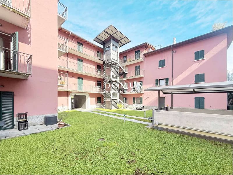 Appartement imposant également à usage de bureau (9)
