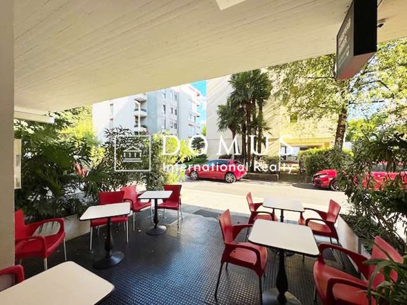 Restaurant in residential area (10)
