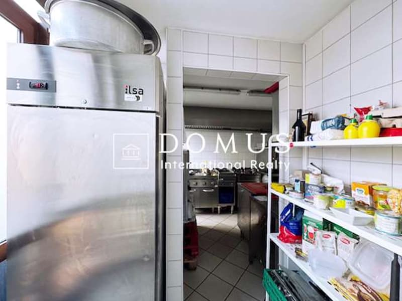 Restaurant in residential area (7)