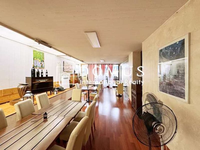 Restaurant in residential area (2)
