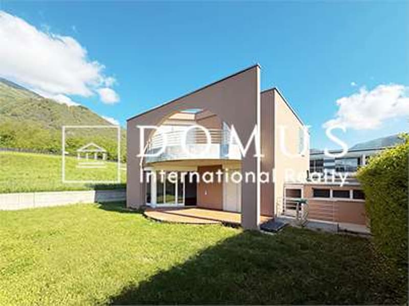 Villa indipendente, 7 localii, giardino, garage - Disponibile subito (1)