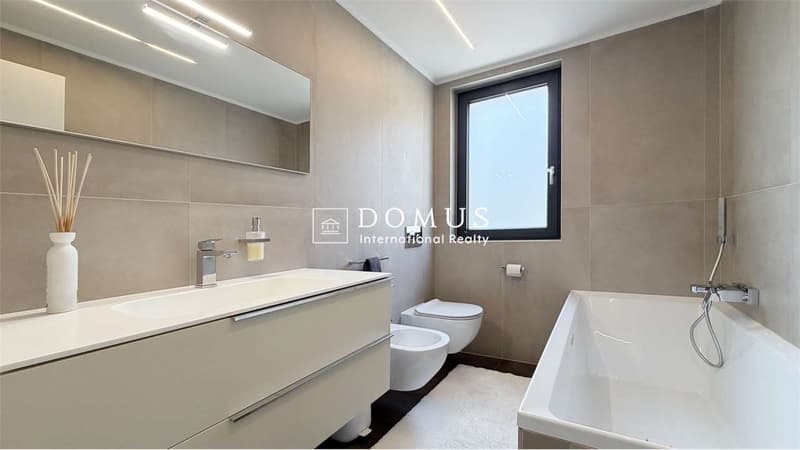 Agno- Attico Duplex con piscina privata sul tetto (13)