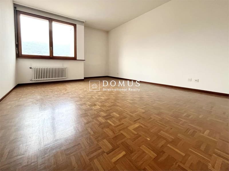 Vaste appartement en attique de 6 pièces, également utilisable comme bureau (3)