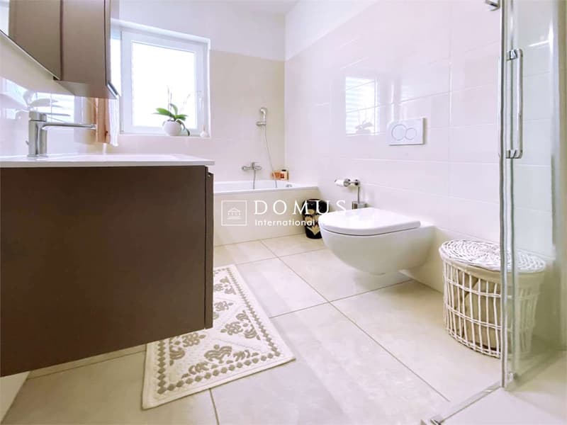 Appartement noble et spacieux avec grande terrasse (8)