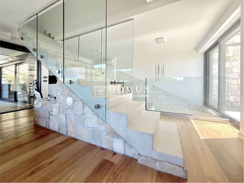 Moderna casa indipendente di design (9)