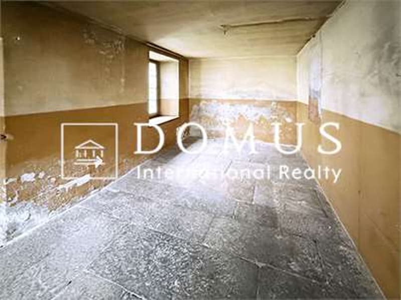 Single-family house with great potential, 2 parking spaces and basement to renovate (2)