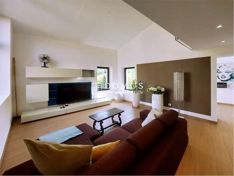 Elegantes Duplex mit Möbeln (2)