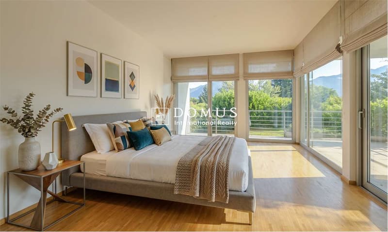 Moderna villa con vista lago a Carona (11)