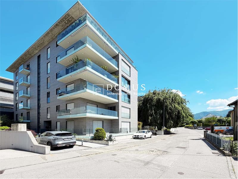 Massagno - New 2.5-room apartment with large private garden (12)