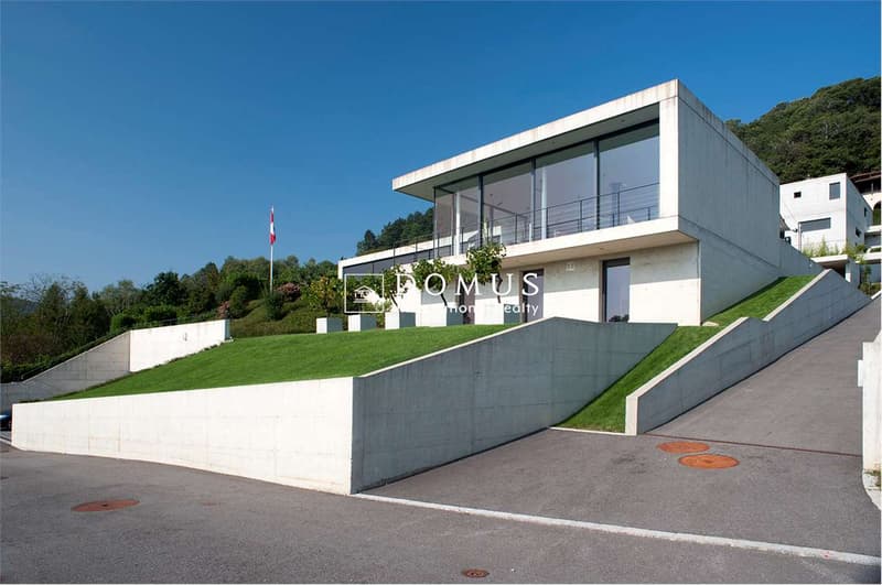 Villa mit Seeblick und Pool (11)
