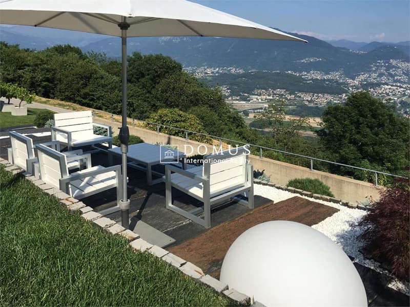 Villa mit Seeblick und Pool (10)