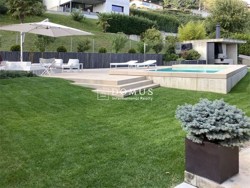 Villa mit Seeblick und Pool (4)