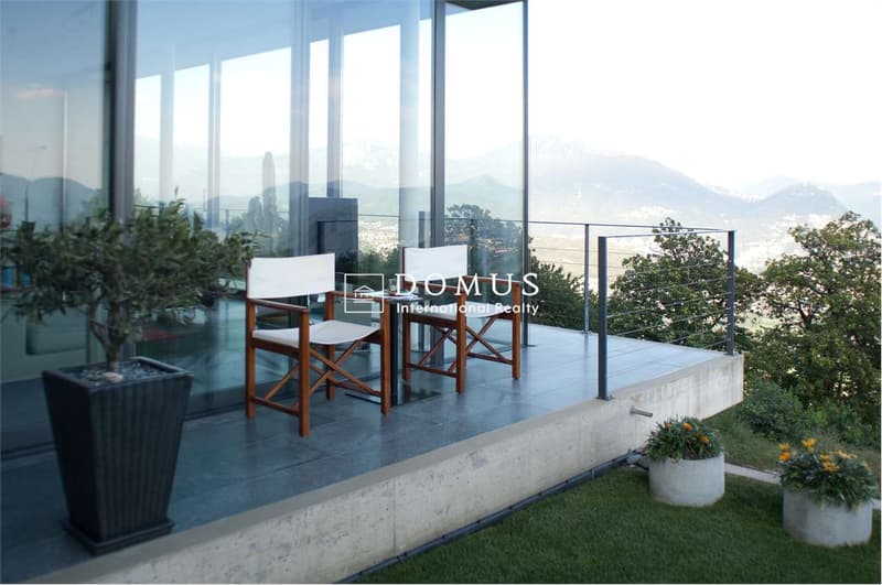 Villa mit Seeblick und Pool (9)