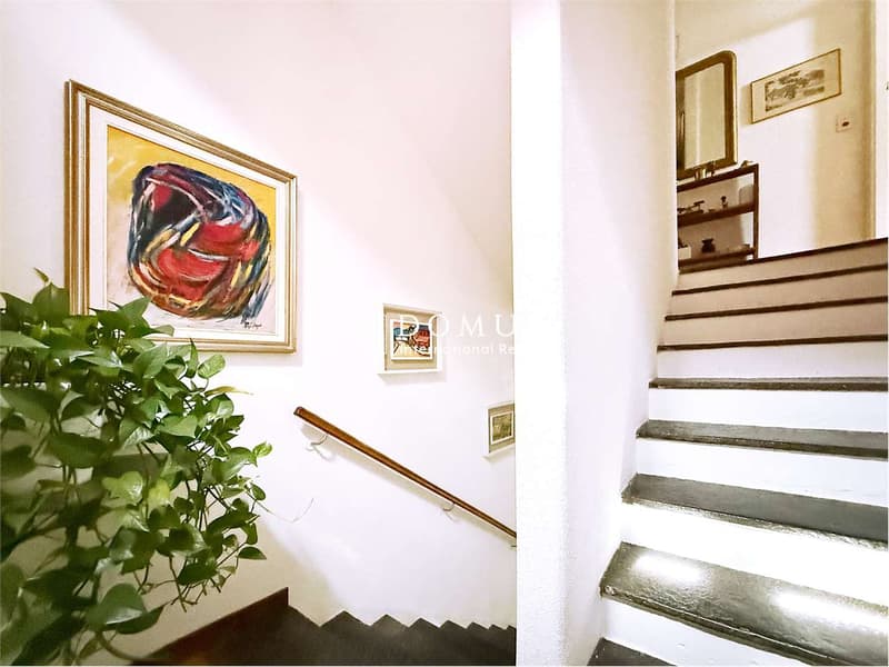 Independent house with 5 apartments, garden and garage (3)