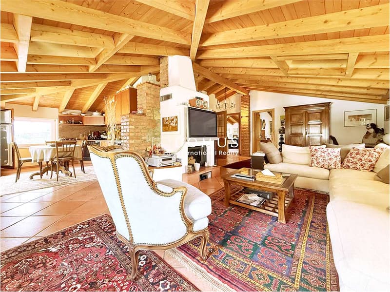 Independent house with 5 apartments, garden and garage (8)