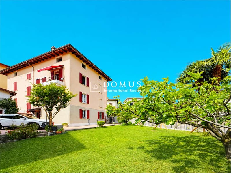 Independent house with 5 apartments, garden and garage (1)