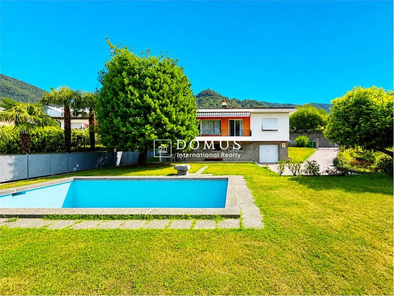 Villa im Grünen mit Pool (2)