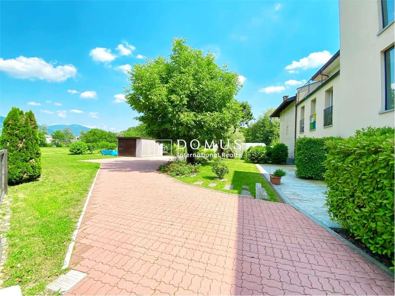 Appartement de 3,5 pièces immergé dans le vert (9)