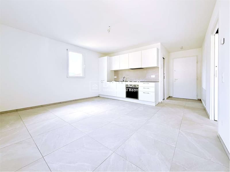 Modernes Apartment in erster Lage in San Pietro di Stabio (2)