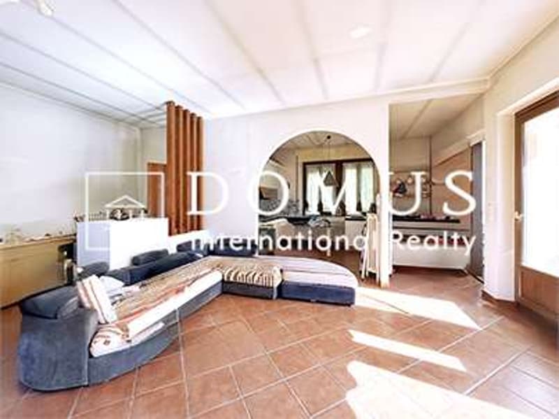 Semi-detached villa surrounded by greenery with buildable park (8)