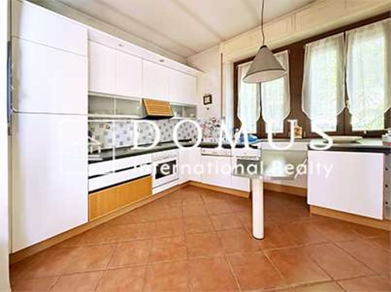 Semi-detached villa surrounded by greenery with buildable park (9)