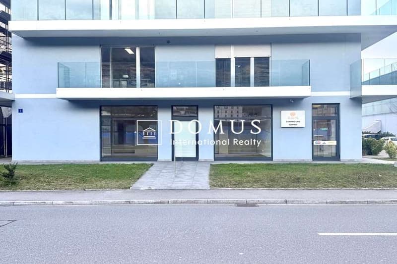 Geräumiger und moderner Gewerbe-/Bürokomplex (5)