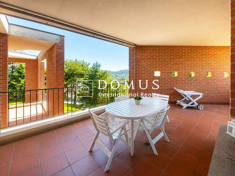 Villa architettonica con vista panoramica (6)