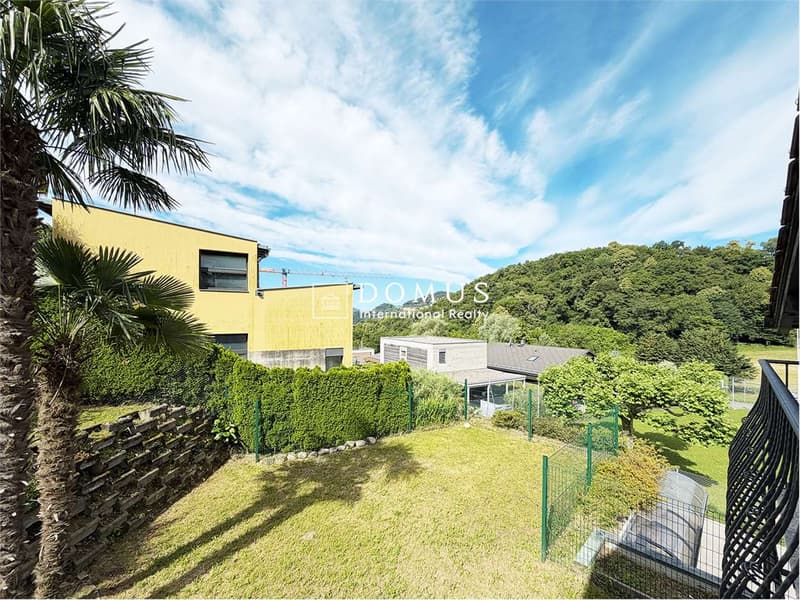 Villa con giardino privato a Carabbia (7)