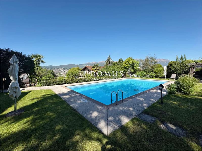 Ampio appartamento con piscina (12)