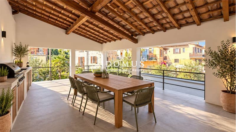 Casa di charme con giardino privato nel nucleo storico di Carabbia (6)