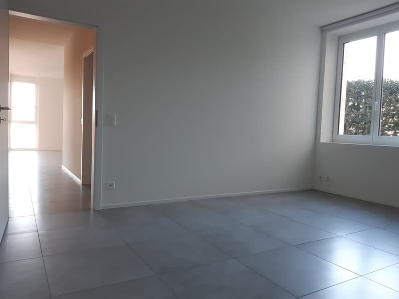 Appartement moderne 3.5 pièces à Balerna avec garage (5)
