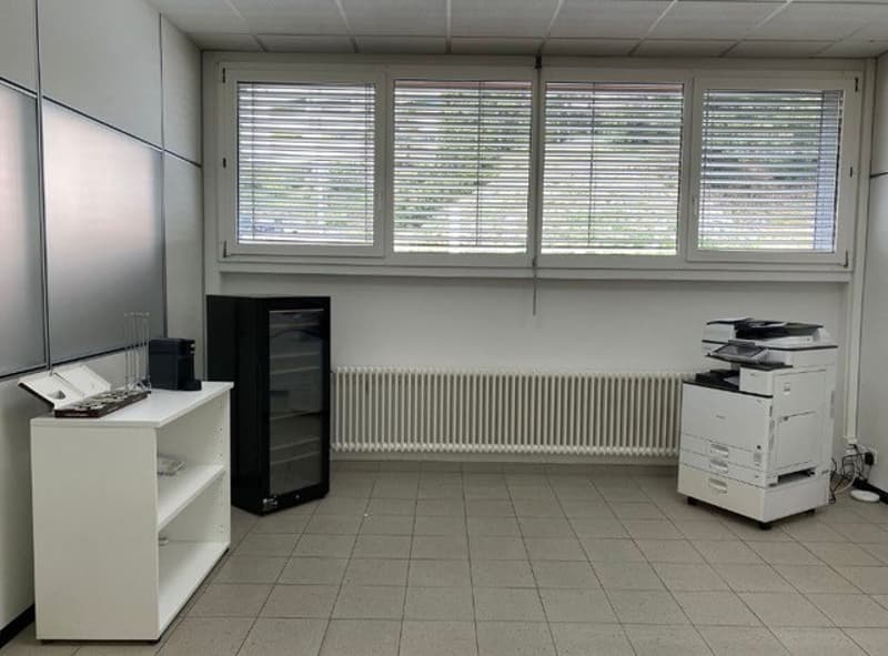 Ufficio in affitto a Caslano – Spazio funzionale con ottima posizione (3)