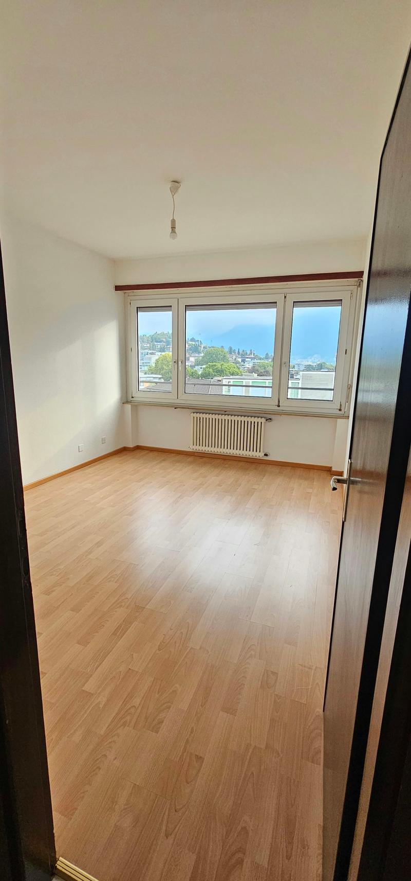 Luminoso appartamento di 3.5 locali con balcone a Lugano (11)
