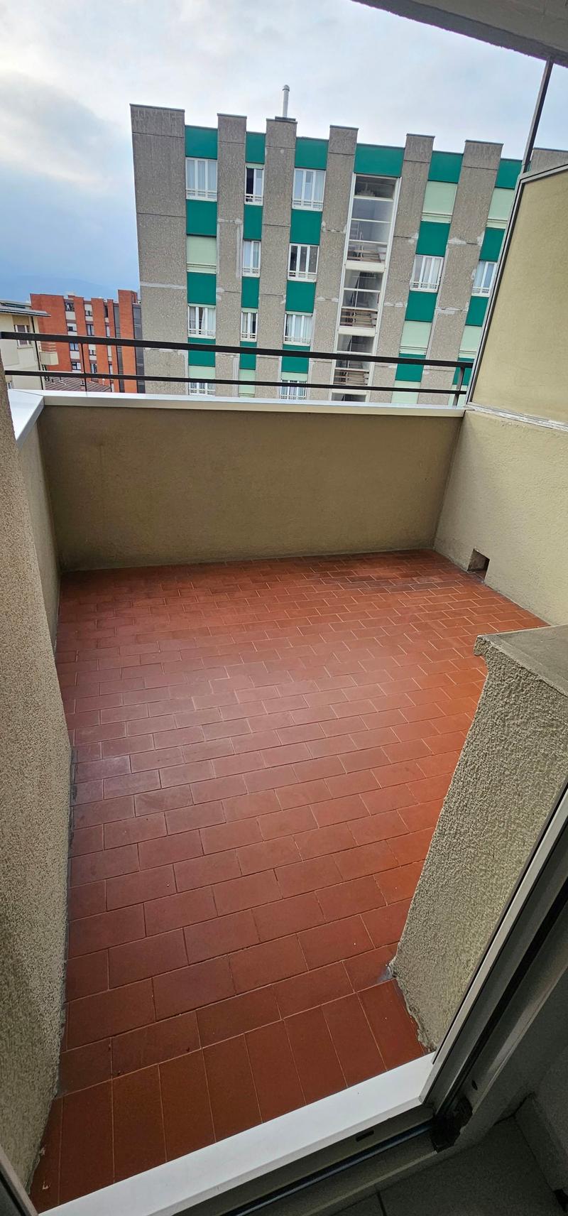 Luminoso appartamento di 3.5 locali con balcone a Lugano (9)