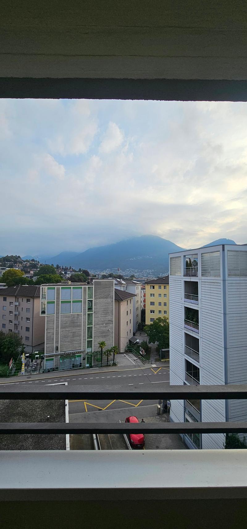 Luminoso appartamento di 3.5 locali con balcone a Lugano (1)