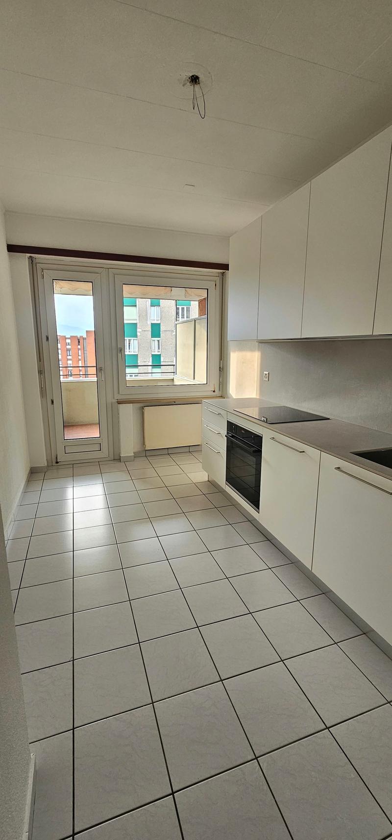Luminoso appartamento di 3.5 locali con balcone a Lugano (7)