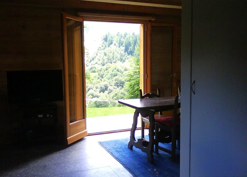 Chalet de bois fascinant avec vue sur les montagnes à Campo (Vallemaggia) (4)