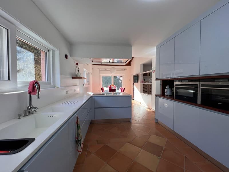 GRANDE VILLA CON PISCINA E GIARDINO IN VENDITA A VILLA LUGANESE (4)