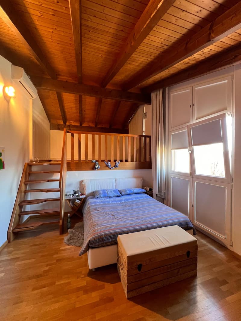 GRANDE VILLA CON PISCINA E GIARDINO IN VENDITA A VILLA LUGANESE (6)