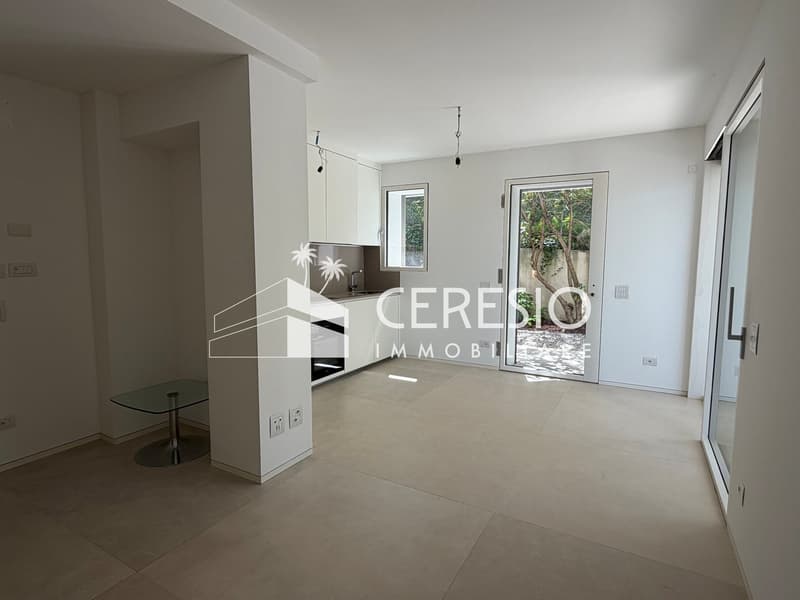 Modernes 2.5-Zimmer-Apartment mit Gartchen in Lugano-Breganzona (2)