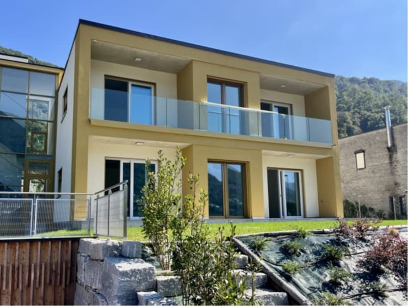 Großes 4.5-Zimmer-Wohnung mit Garten und Seeblick in Brusino Arsizio (1)