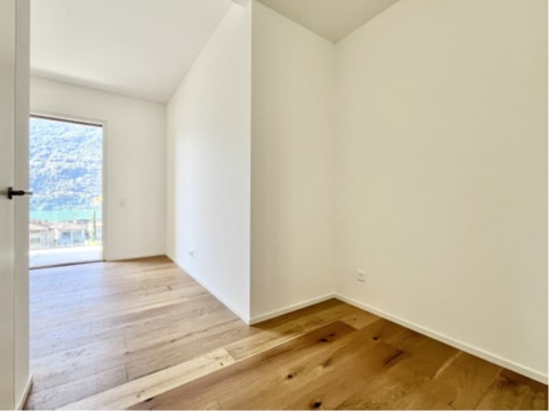 ATTICO 4.5 LOCALI CON TERRAZZE VISTA LAGO A BRUSINO ARSIZIO (7)