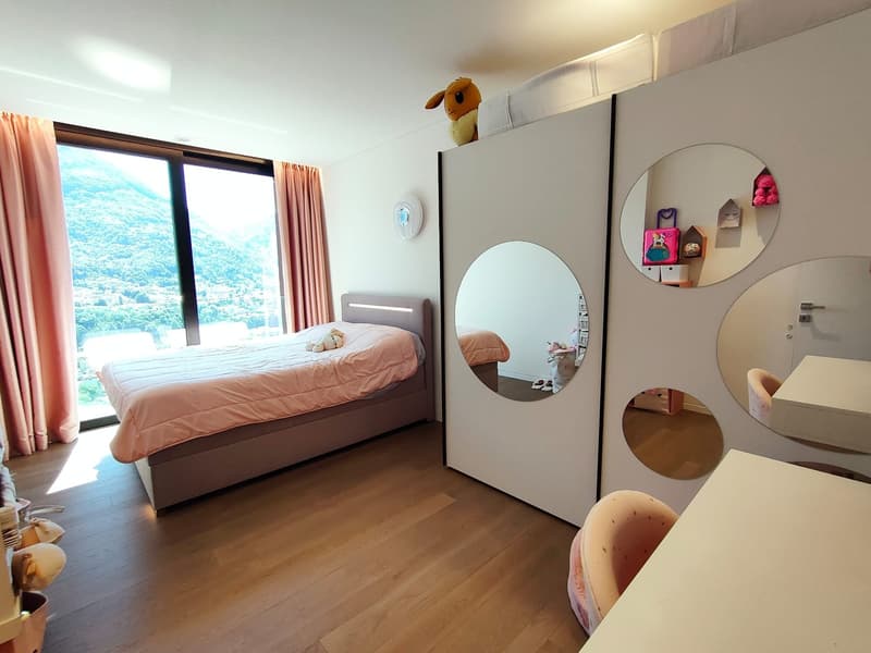Splendido appartamento duplex 4.5 locali con piscina a Canobbio (11)