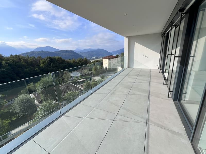 Bellissimo 2,5 locali a Bosco Luganese – prima locazione, soleggiato con parziale vista lago (2)
