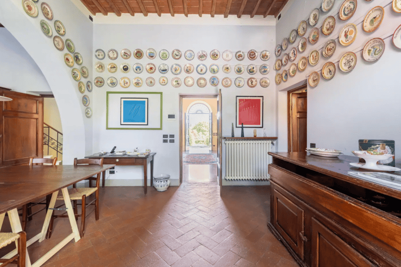 TOSKANA – Historische Villa in Hügelzone, 4 km von Lucca entfernt + 3,3 Hektar Land mit Olivenhain und Weinberg (12)