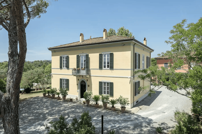 TOSKANA – Historische Villa in Hügelzone, 4 km von Lucca entfernt + 3,3 Hektar Land mit Olivenhain und Weinberg (4)