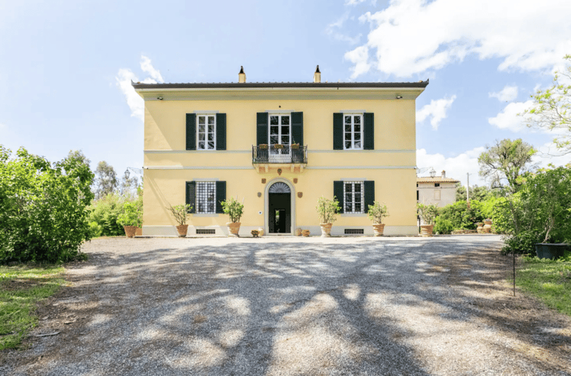 TOSKANA – Historische Villa in Hügelzone, 4 km von Lucca entfernt + 3,3 Hektar Land mit Olivenhain und Weinberg (3)