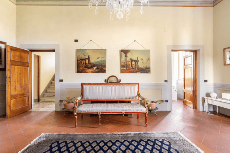 TOSKANA – Historische Villa in Hügelzone, 4 km von Lucca entfernt + 3,3 Hektar Land mit Olivenhain und Weinberg (16)
